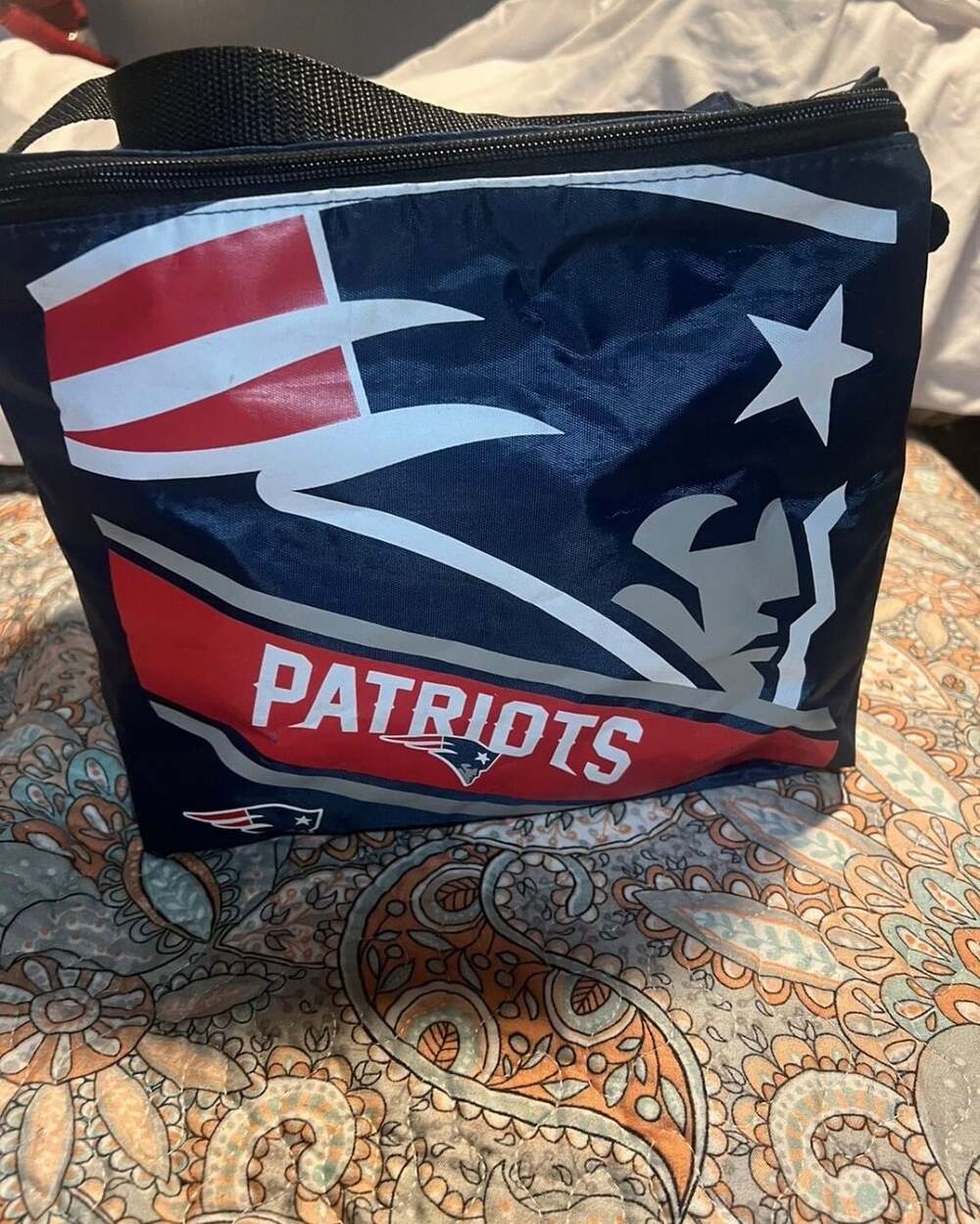 FOCO New England Patriots Big Logo Stripe 6-Pack Cooler Bag Blue